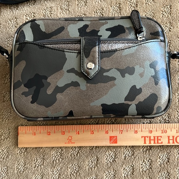 G.I.L.I Leather Camoflauge Crossbody Bag with Wallet - Picture 5 of 16